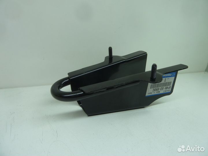 Mazda 3 Кронштейн Буксировочный новый