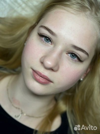 Модель на наращивание ресниц