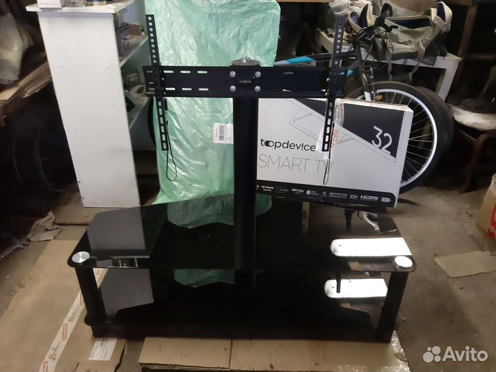 Стеклянная тумба под тв