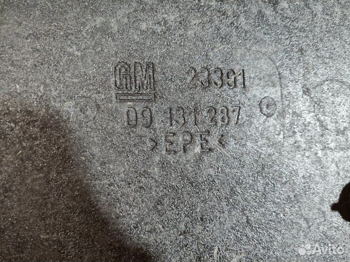 Обшивка двери багажника задняя Opel Astra G 2002