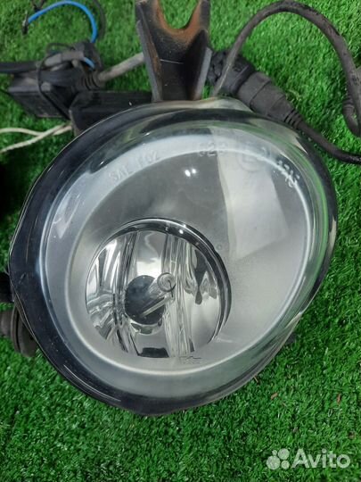 Фара противотуманная правая Volkswagen Touareg 7LA