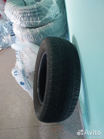Goodyear UltraGrip Ice 2 215/65 R16 98T