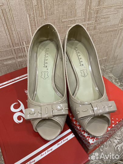 Женские туфли