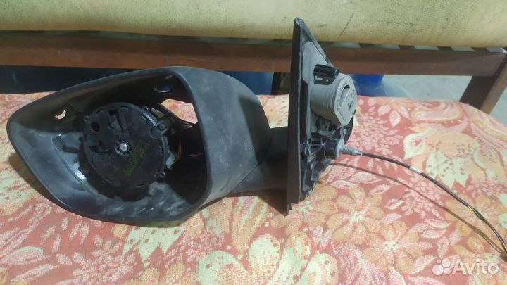 Peugeot 301 корпус зеркала левое