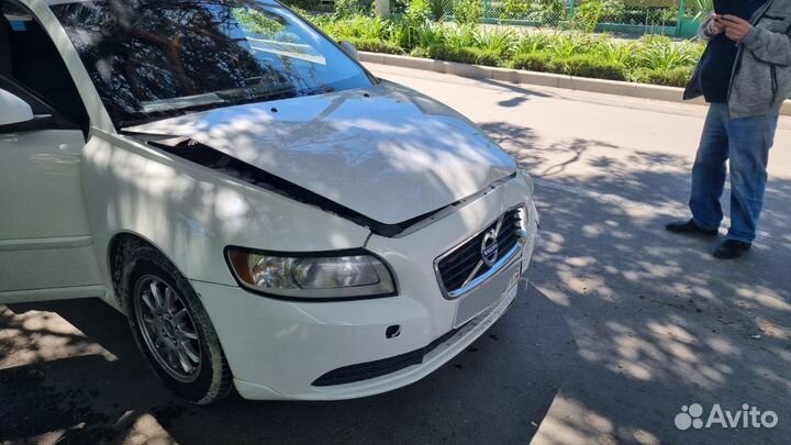 Volvo S40 1.6 МТ, 2011, битый, 170 000 км