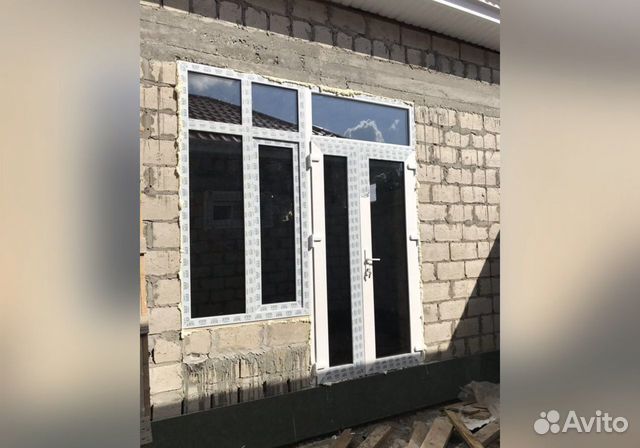 Пластиковая входная дверь