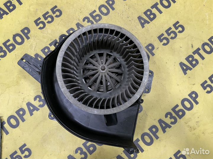 Моторчик отопителя Skoda Roomster