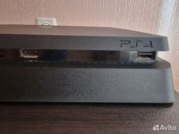 Sony PS4 slim