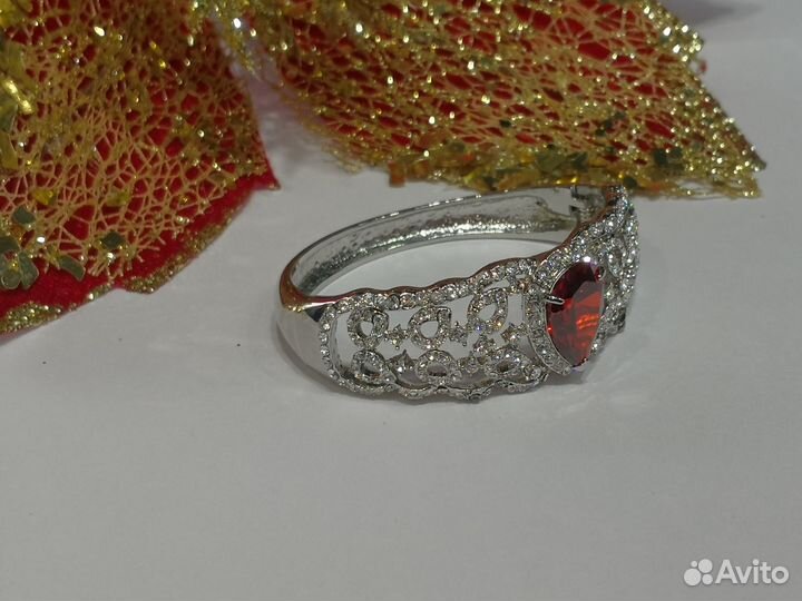 Браслет женский на руку бижутерия со стразами