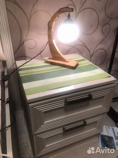 Тумба прикроватная все с Лампа настольная