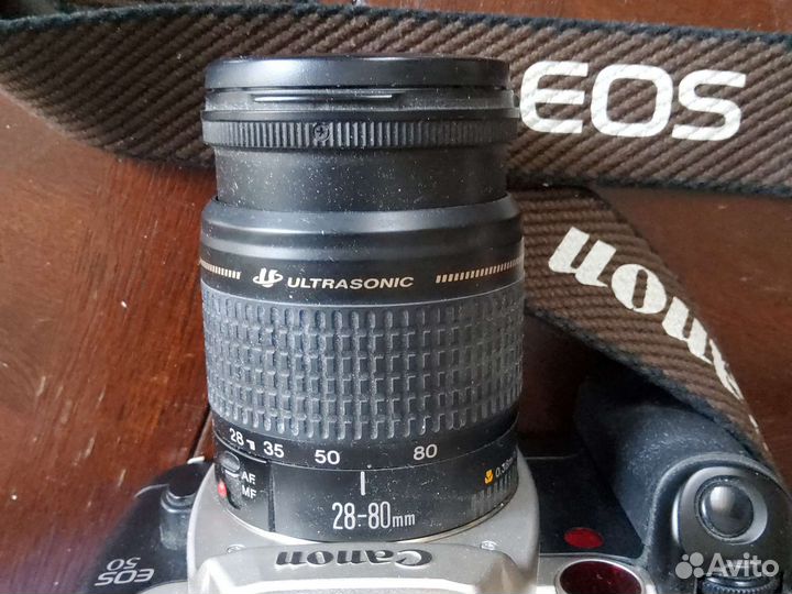 Плёночный фотоаппарат Canon EOS 50