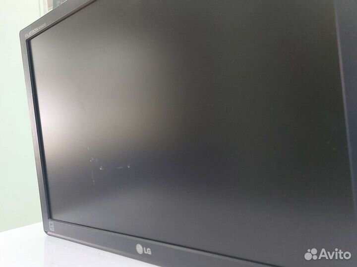 Монитор LG Flatron W1942SE 19