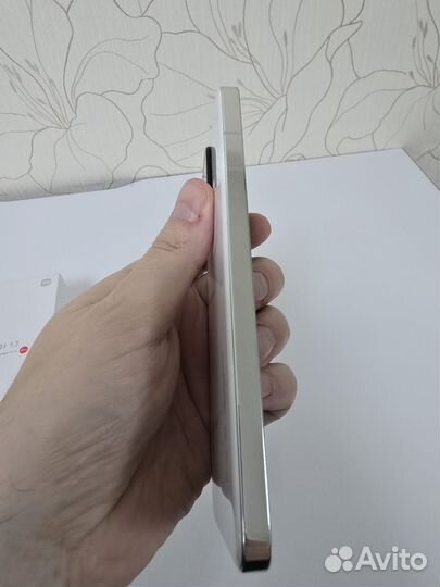 Xiaomi 13, 12/256 ГБ