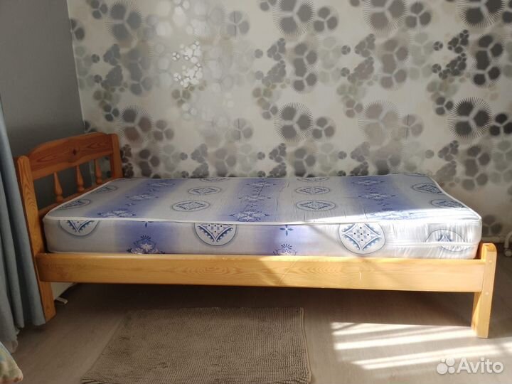 Кровать полуторка с матрасом
