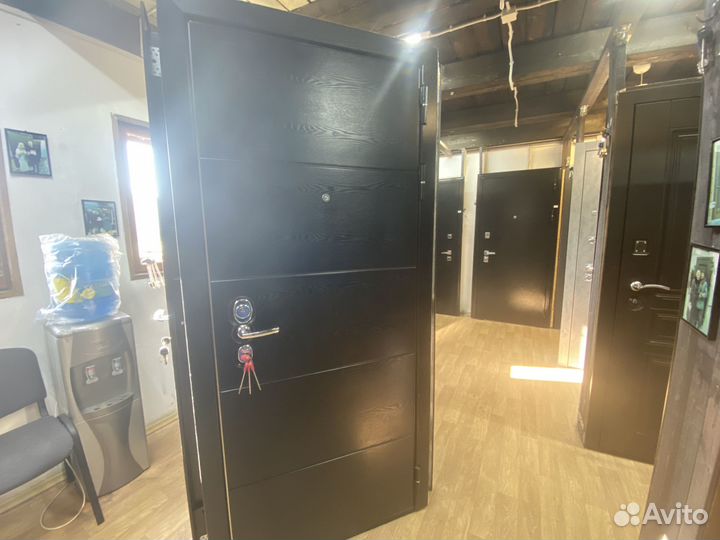 Дверь входная в квартиру