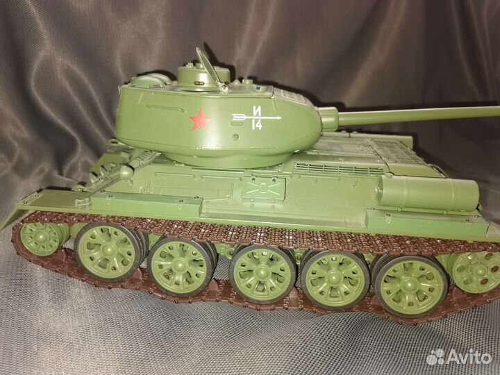 Сборная модель танка Т-34-85, металл, от eaglemoss