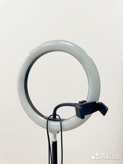Кольцевая лампа со штативом