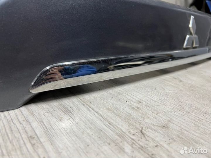 Накладка двери багажника Mitsubishi Outlander 2 XL