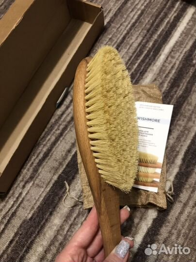 Массажная щетка для тела