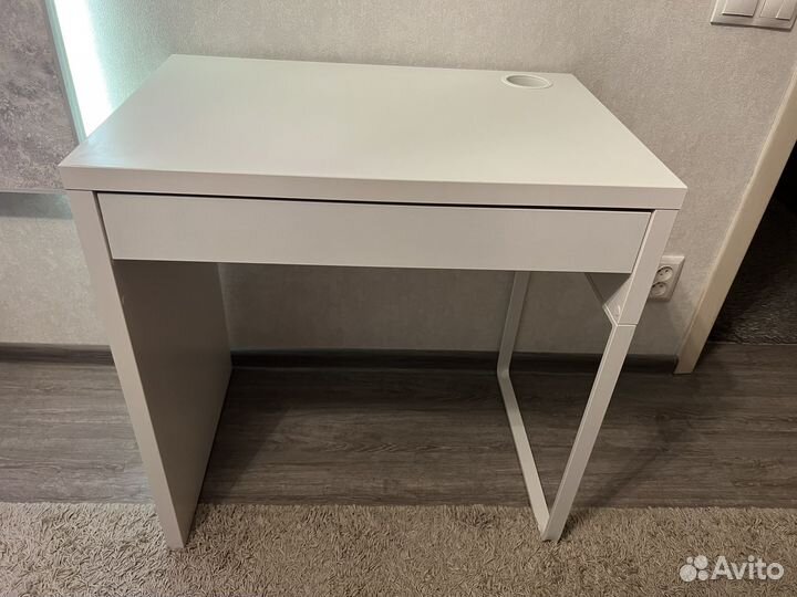 Письменный стол IKEA микке