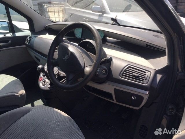 Разбор на запчасти Peugeot 807