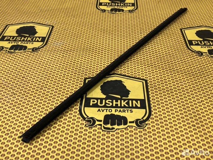 Бархотка стекла двери внешняя передняя левая