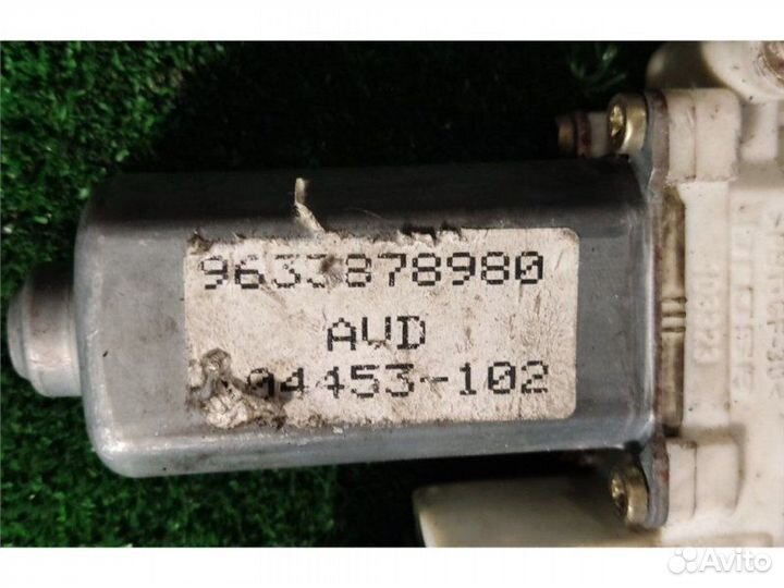 Стеклоподъемник передний правый Peugeot 406 2.0