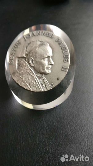 Иоанн Павел 2 медаль на стекле
