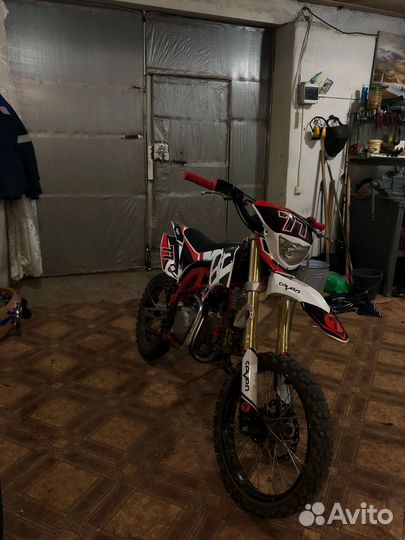 Продам питбайк rizee140