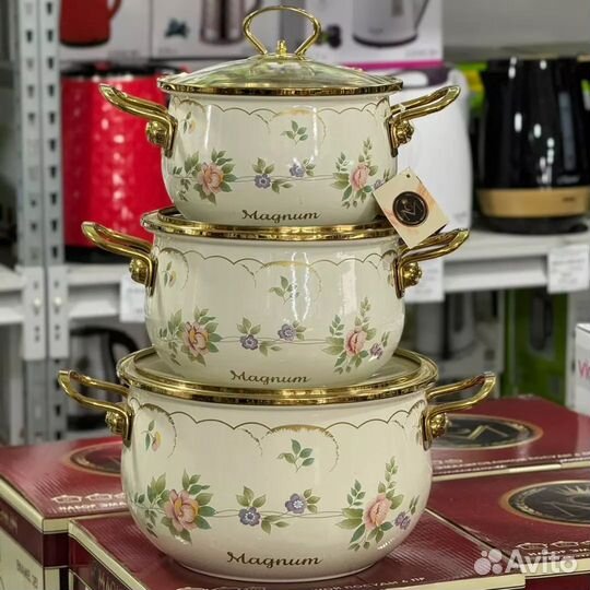 Набор кастрюль