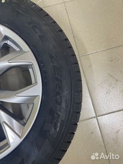 Pirelli Ice Zero FR 235/65 R17 108H