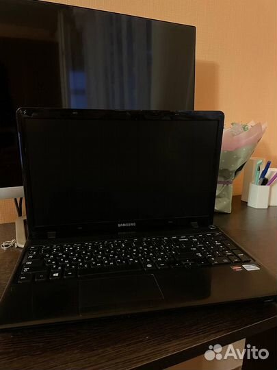 Ноутбук samsung 6GB/radeon HD7670/128GB SSD