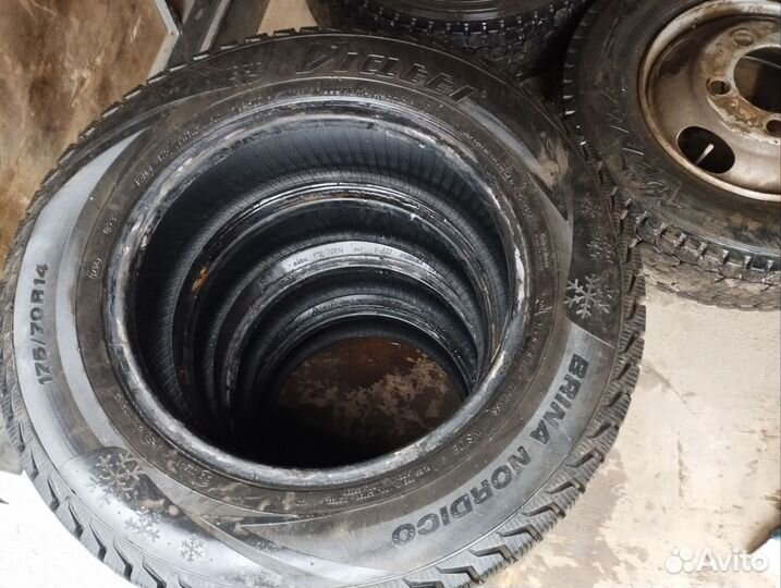 Viatti Brina Nordico V-522 14/70 R14 200L