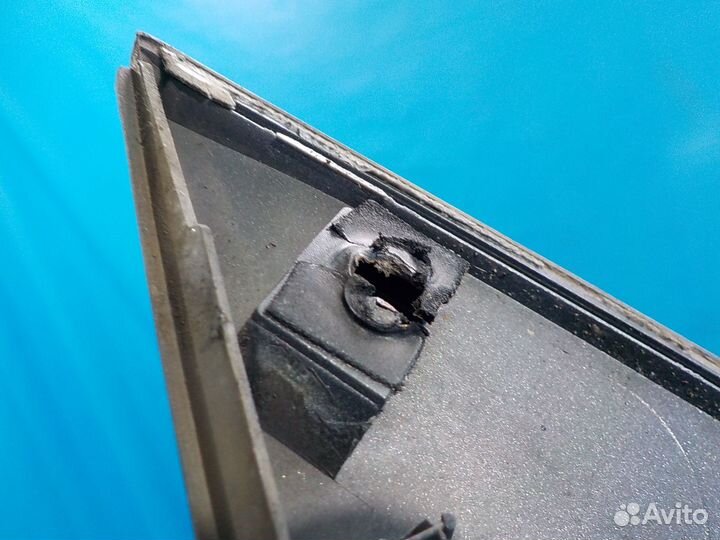 Накладка крыла переднего правого KIA Sorento 1 200