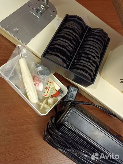 Швейная машина зингер