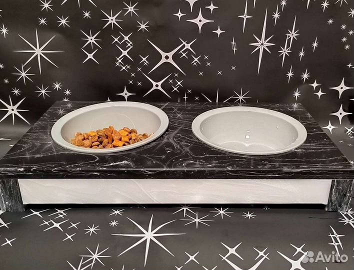 Подставка для мисок из камня