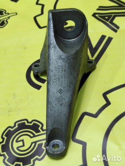 Кронштейн правый Audi BVJ