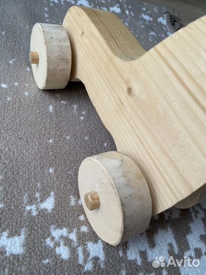 Лошадка деревянная интерьерная на колесиках