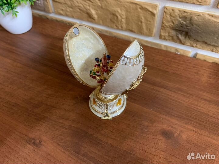 Яйцо-шкатулка в стиле Фаберже