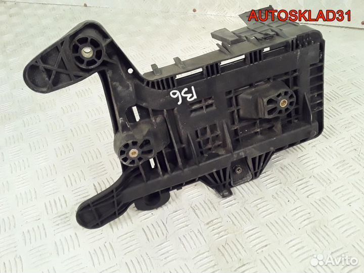 Площадка акб Volkswagen Passat B6 1K0915333C