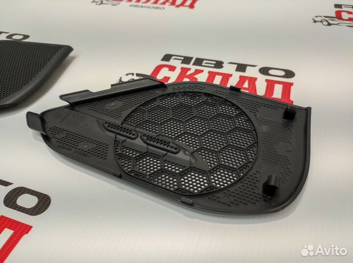 Облицовка динамика передней двери Веста