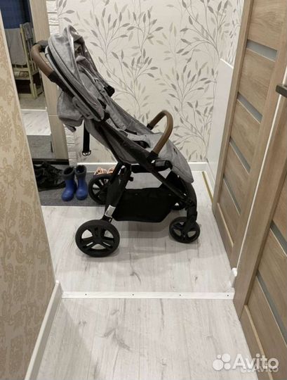 Коляска прогулочная, всесезонная
