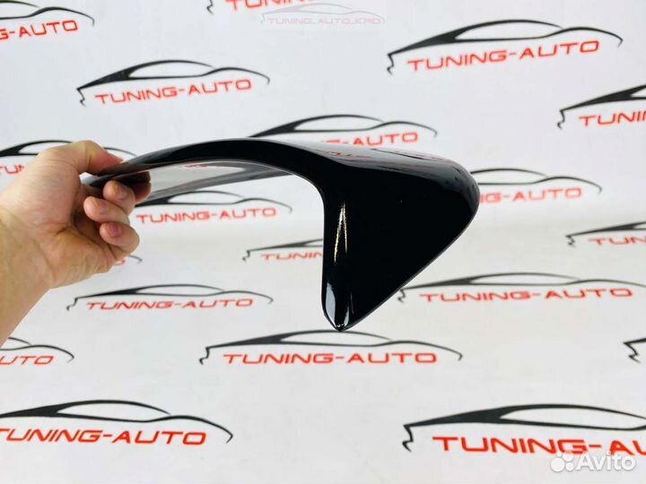 Спойлер на стекло Toyota Camry 70 P7034