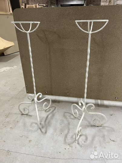 Стойки металические под кашпо/ декоративные цветы
