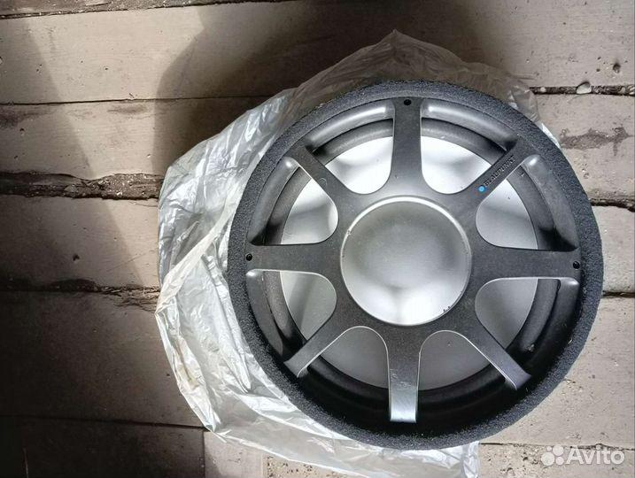 Сабвуфер Blaupunkt GTt 1200 SC