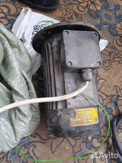 Электродвигатель 220 -380 в бу