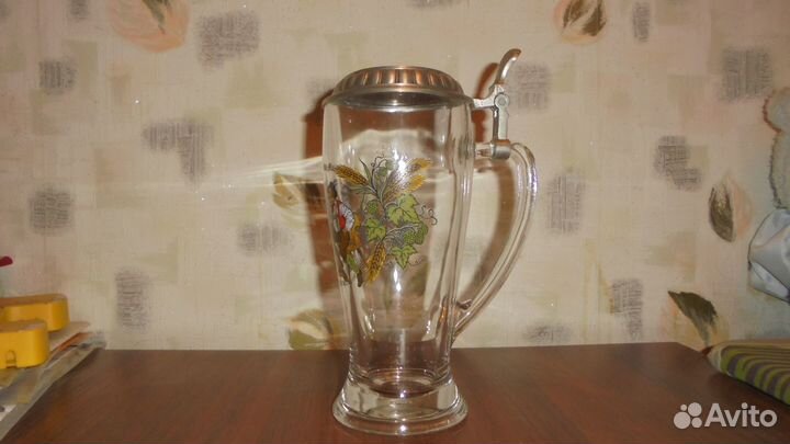 Стеклянная пивная кружка с мет. крышкой