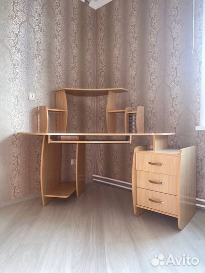 Компьютерный стол