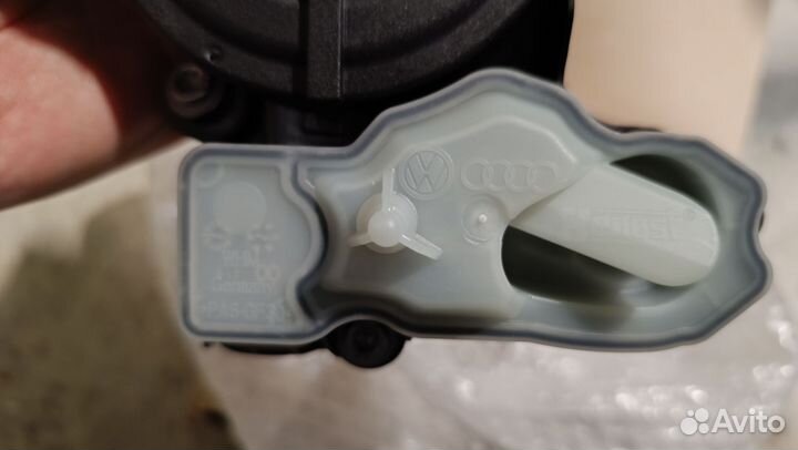 Маслоотделитель 06K103495BL