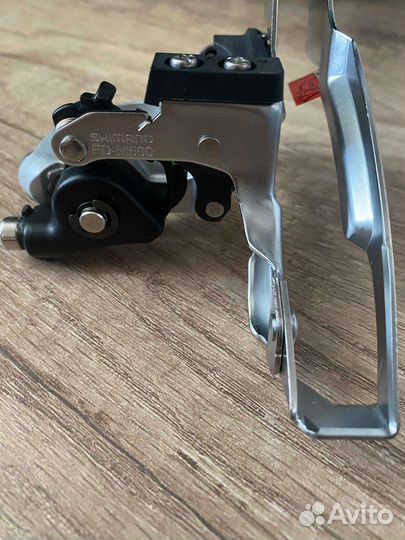 Передний переключатель Shimano Deore